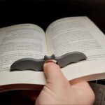 نگه دارنده صفحه کتاب مدل خفاش