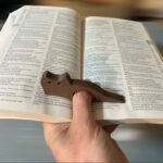 نگه‌دارنده صفحه کتاب مدل گربه