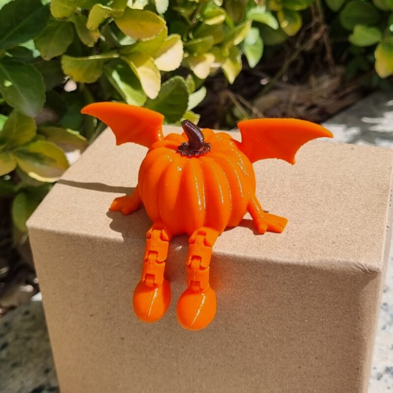 فیگور کدو تنبل بالدار